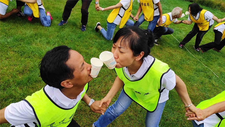 北京拓展训练项目之杯水传情